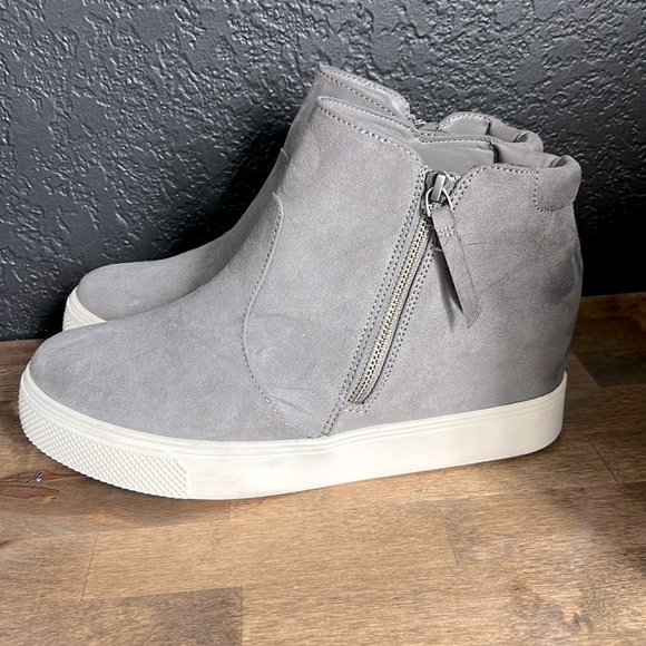 Universal Thread Shoes - Universal Thread Women’s shoes